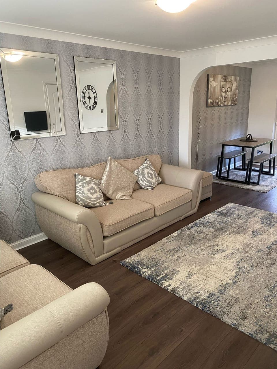 Living Room / Lounge