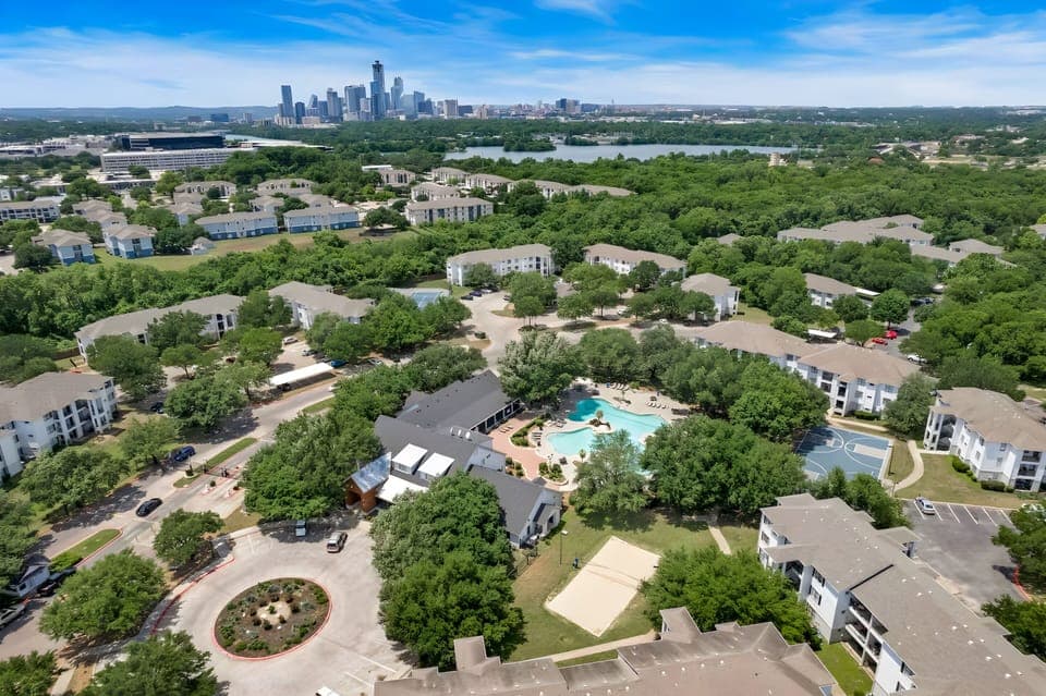 Just minutes from down town! Breath taking views.