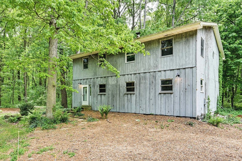 Granger Vacation Rental | 3BR | 2BA | 2,400 Sq Ft | Stairs Required