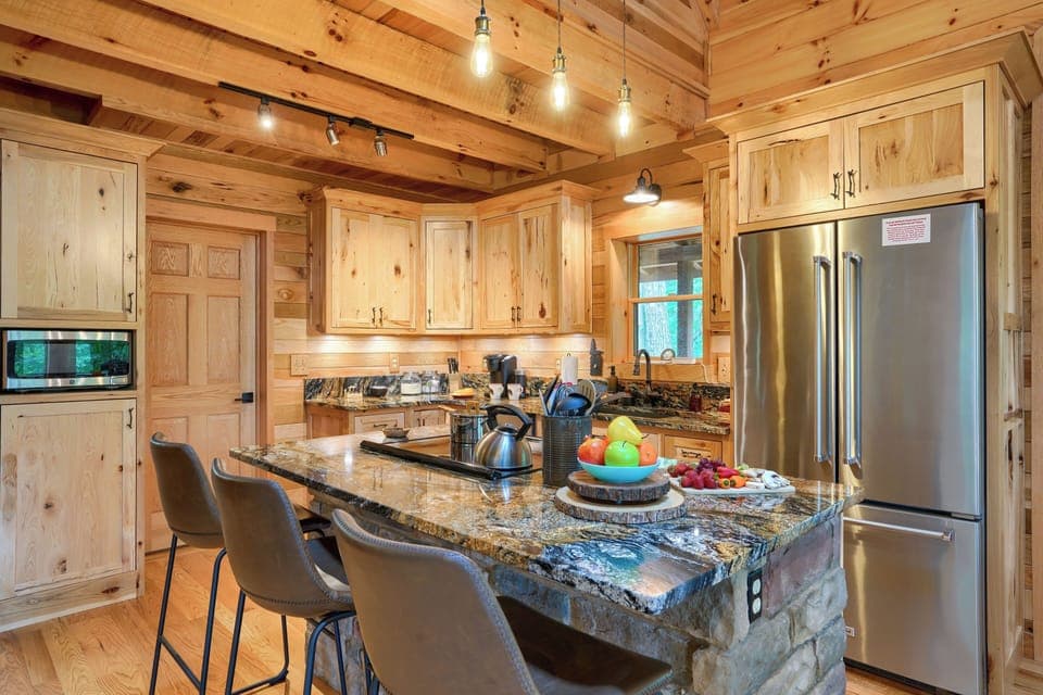 Kitchen with island for additional 3 seats