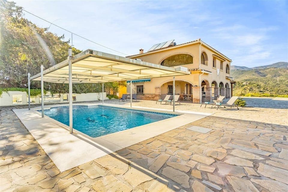 Large rustic family villa with private pool and beautiful views
