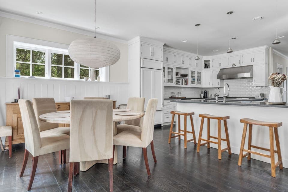 Stylish stools, sleek counters, and space to sip or sauté.