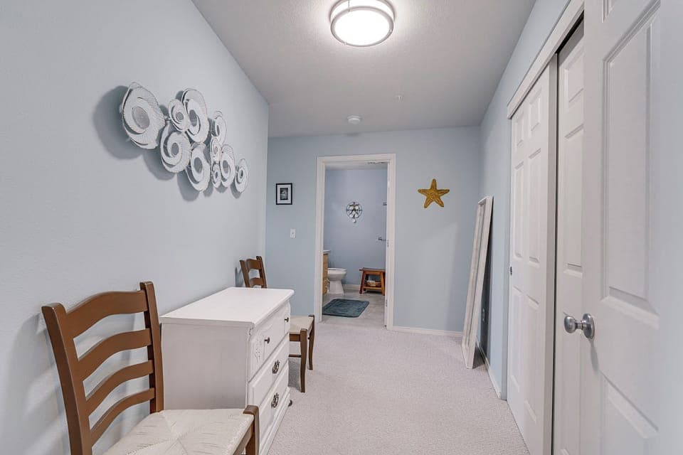 Hall to primary king bedroom