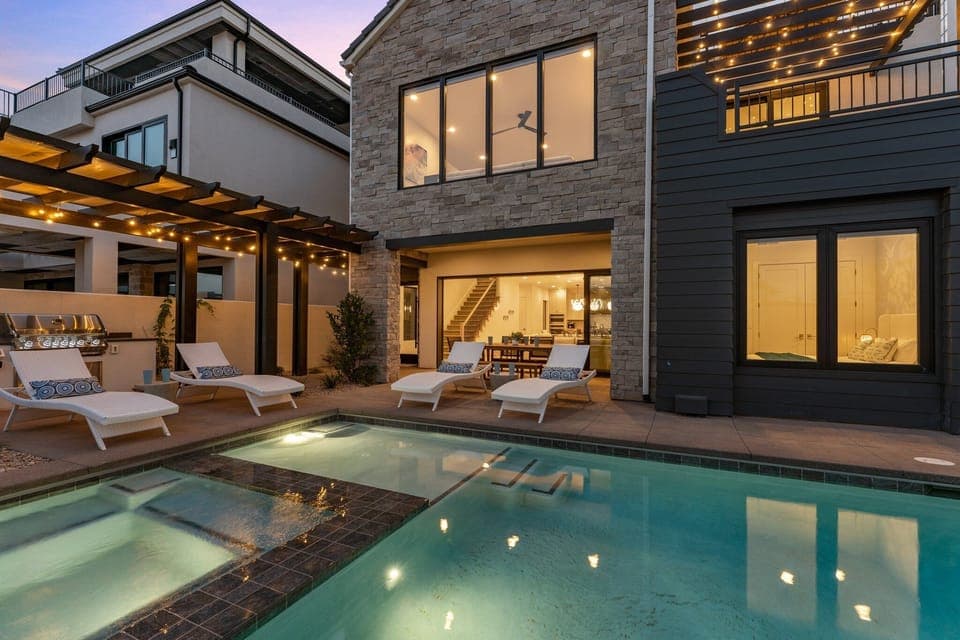 Private Pool + Hot Tub