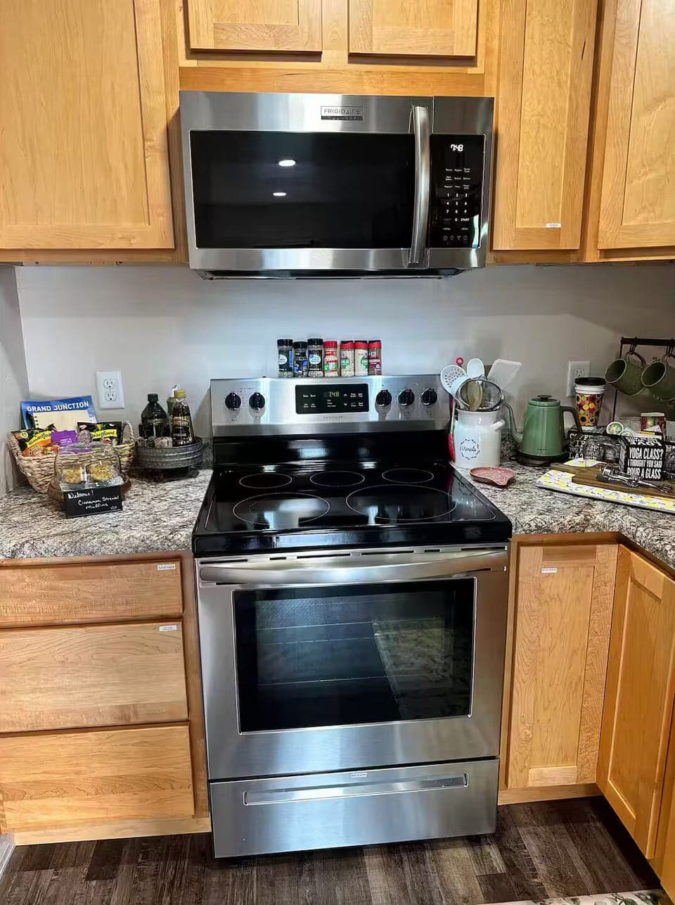 Full Service Kitchen, Snacks, Coffee Bar