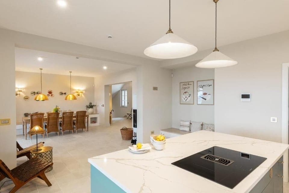 Kitchen and dining seats