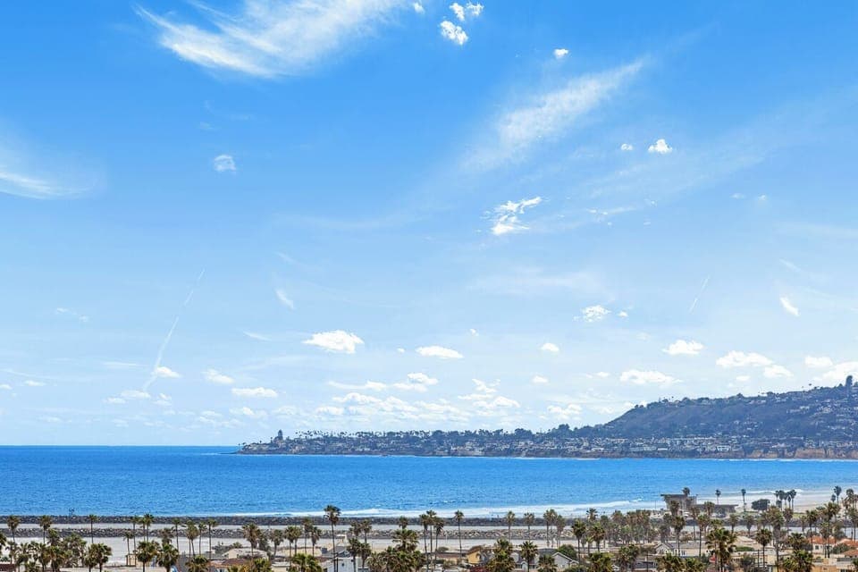 Relax and enjoy 180° panoramic ocean views. Amazing sunsets and stargazing.