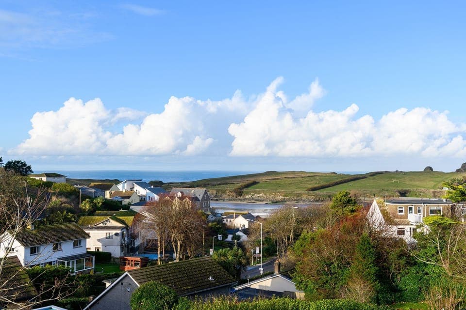 2 The Strand, Porth, Cornwall, self catering with Beach Retreats.