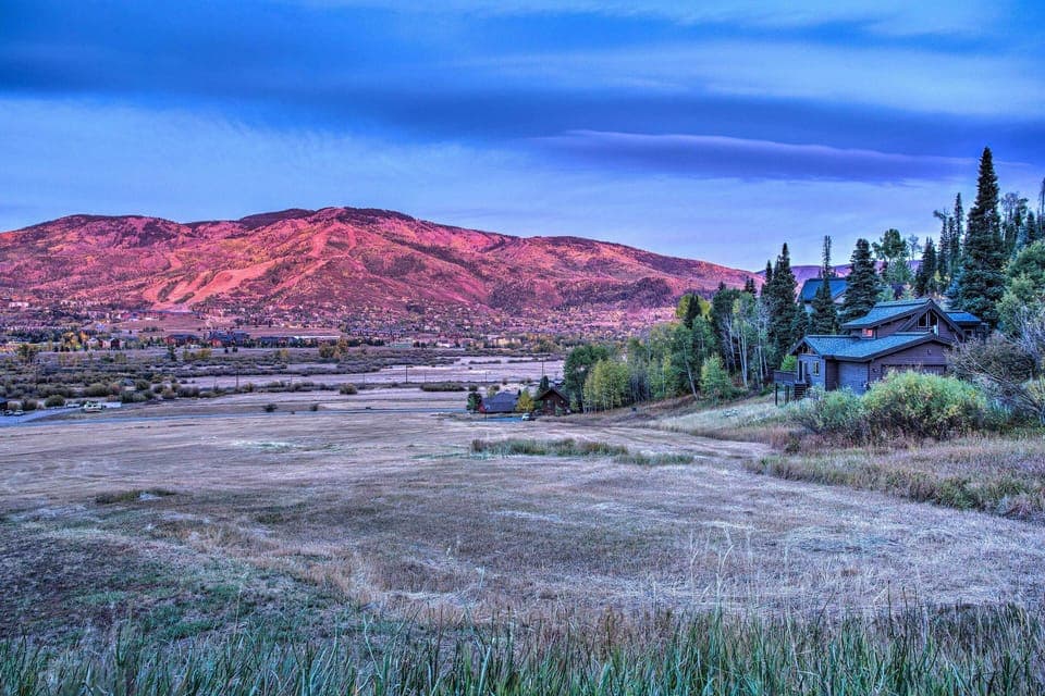 Mountain / Green Space - Backyard