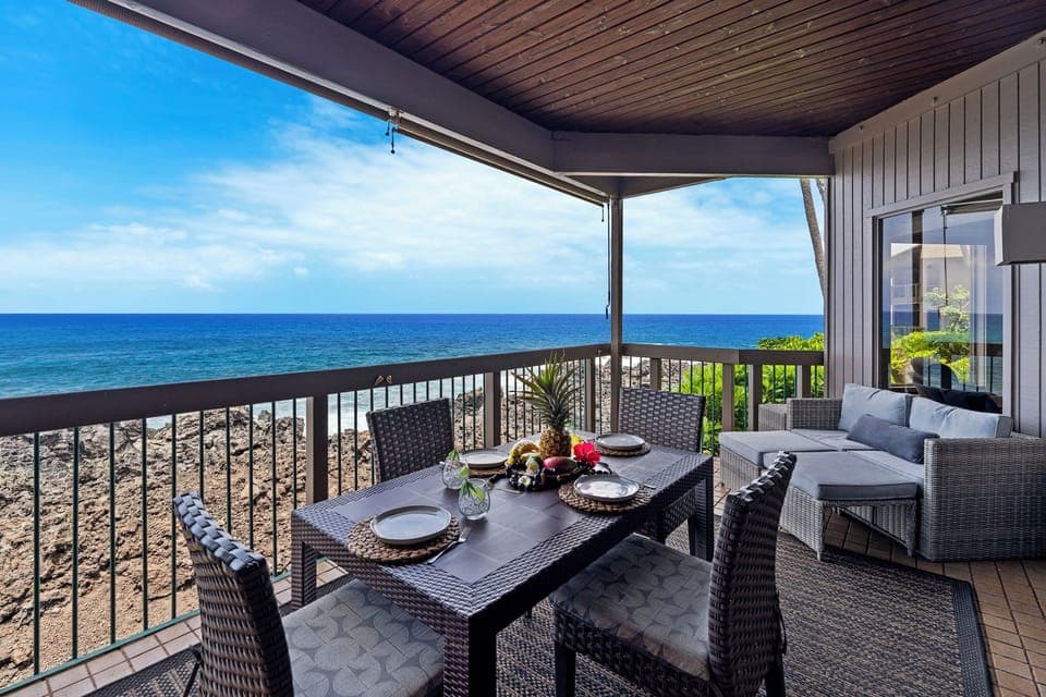 Private Lanai with Gorgeous Ocean Views, Private Dining and Lounge Seating