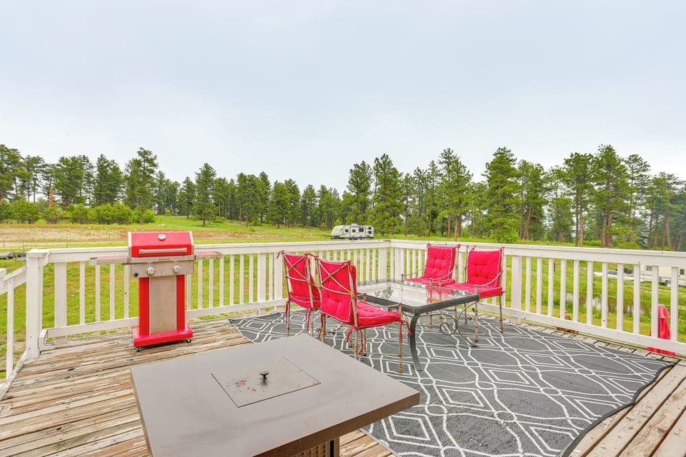 Larkspur Vacation Rental | 2BR | 1BA | 850 Sq Ft | Stairs Required