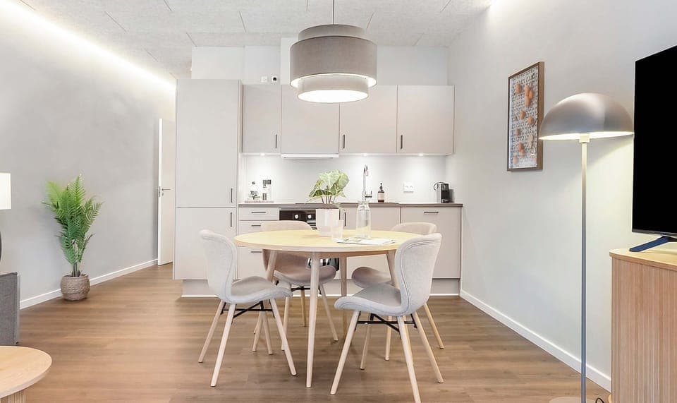 Dining area with 4 comfortable seats