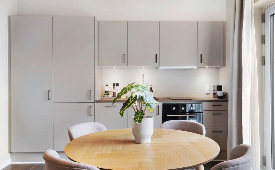 Dining area with a fully equipped kitchen to show off your cooking skills