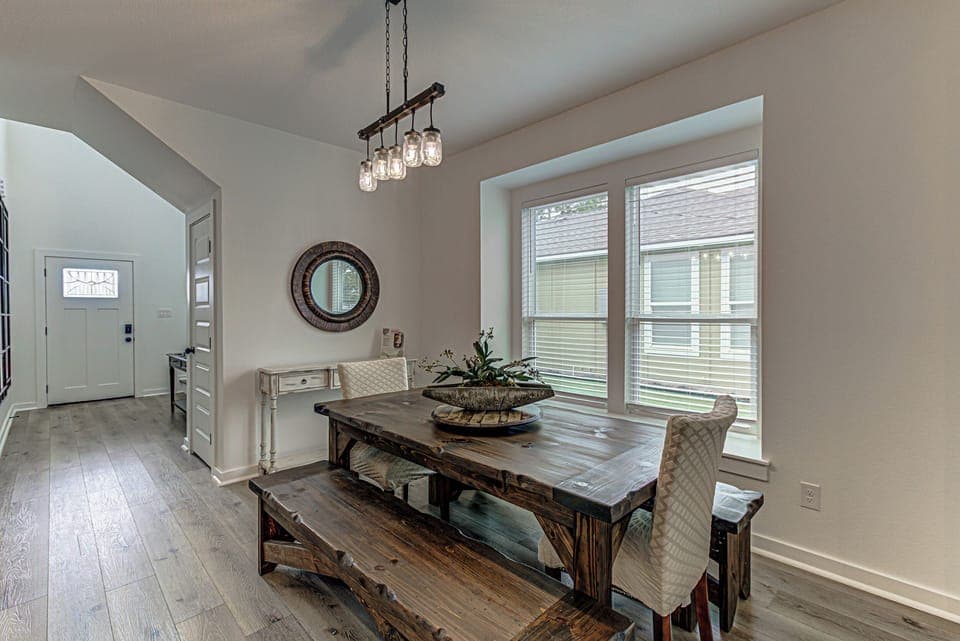 Dining table with seating for 6 