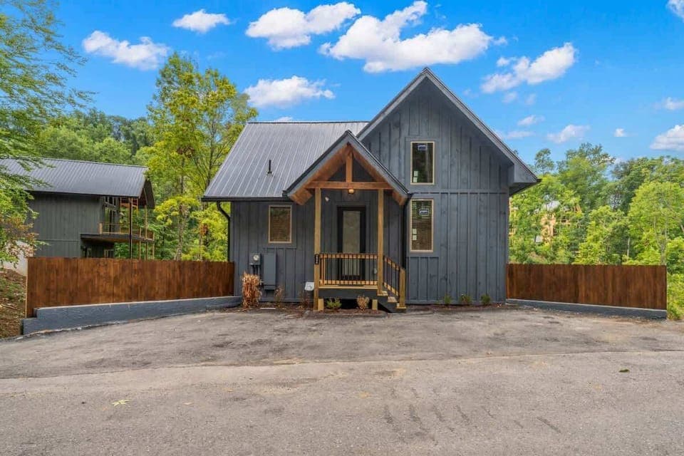 01-224-Jolene-Way-Tennessee-1(1)