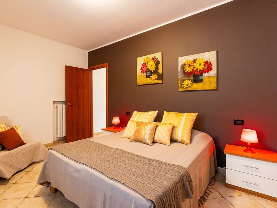 Bed, Furniture, Bedding, Interior Design, Bedroom, Bed Sheet, Wall, Floor, Room, Linens