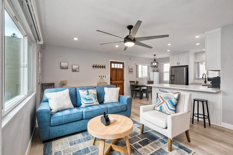 Sleeper sofa and easy access to the kitchen