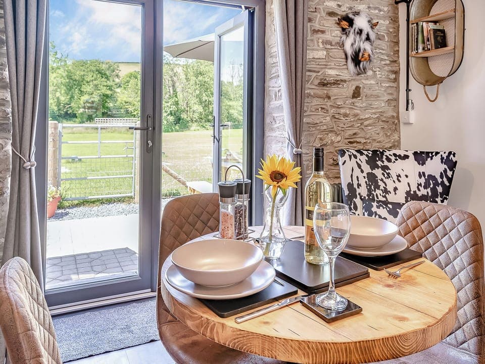 Living room/dining room | The Old Cowsheds 4 - Daniel Ddu - Gaer Cottages, Cribyn, Lampeter