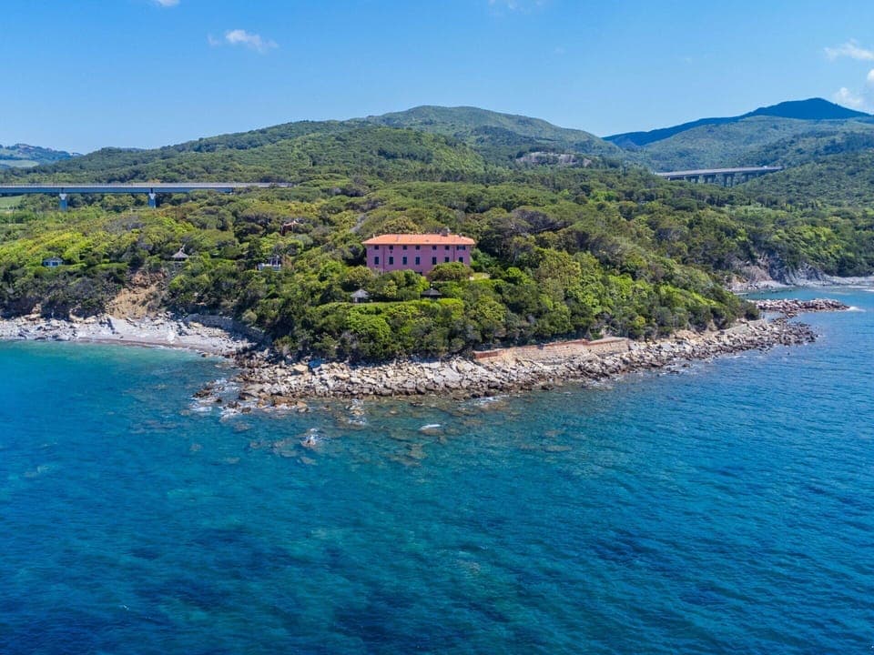 Natural Landscape, Coastal And Oceanic Landforms, Coast, Sea, Ocean, Headland, Sound, Bay, Promontory