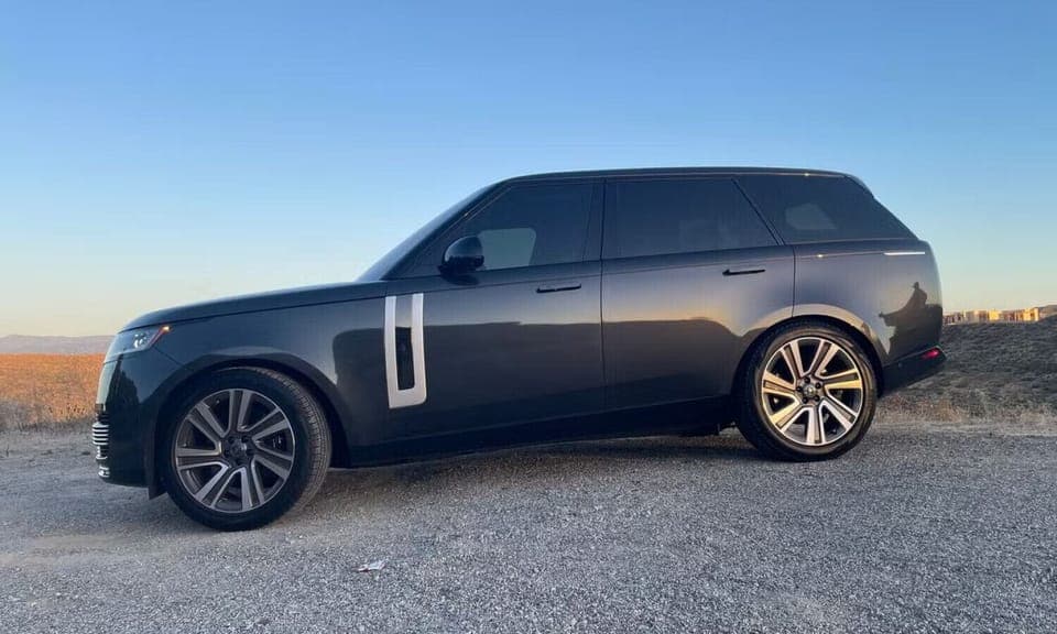 Land Rover Range Rover 2023 (DM to Rent)