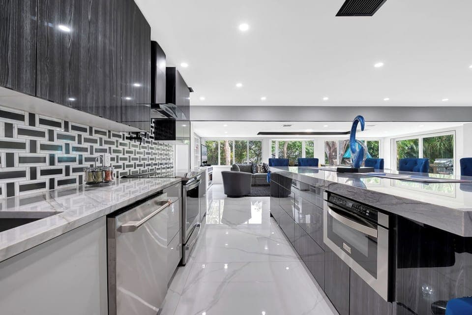 Fully equipped chef’s kitchen with stainless appliances and bold design.