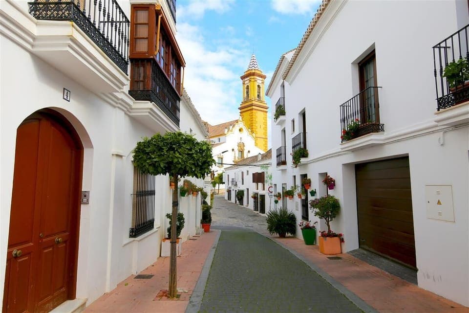 The beautiful Old Town of Estepona, a few steps from the property