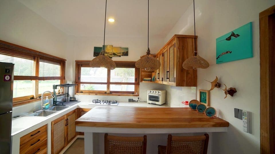 Kitchen with self-catering facilities