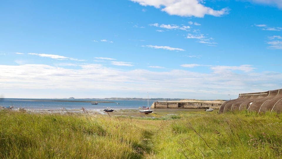Cambridge House - take in the coastal views of Holy Island