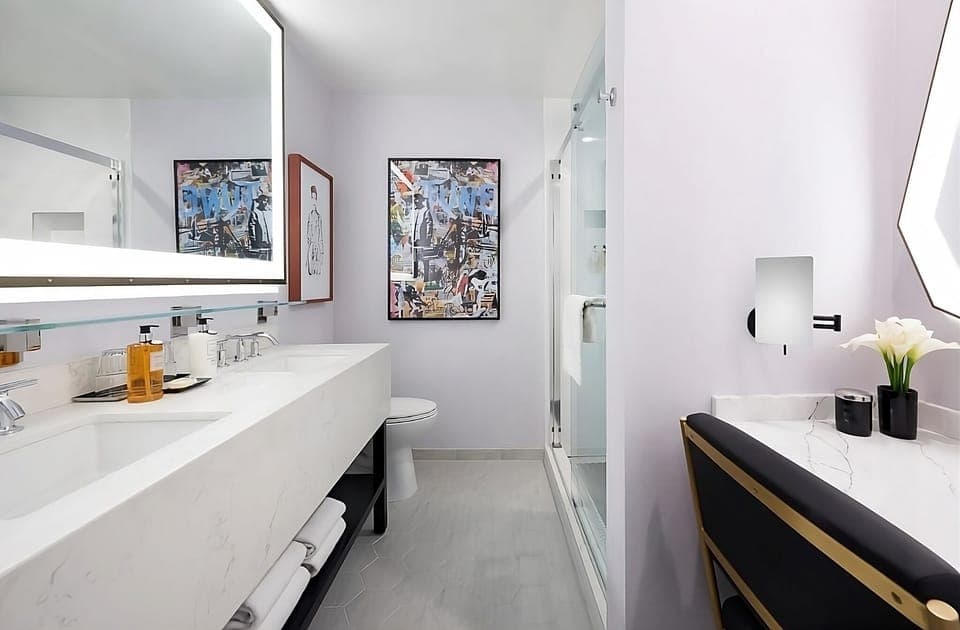 Full bathroom, with all the essentials provided!
