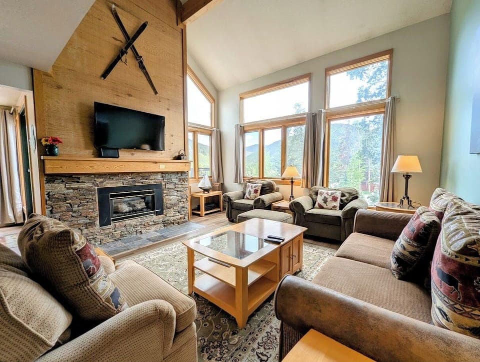 Scenic mountain condo in North Keystone