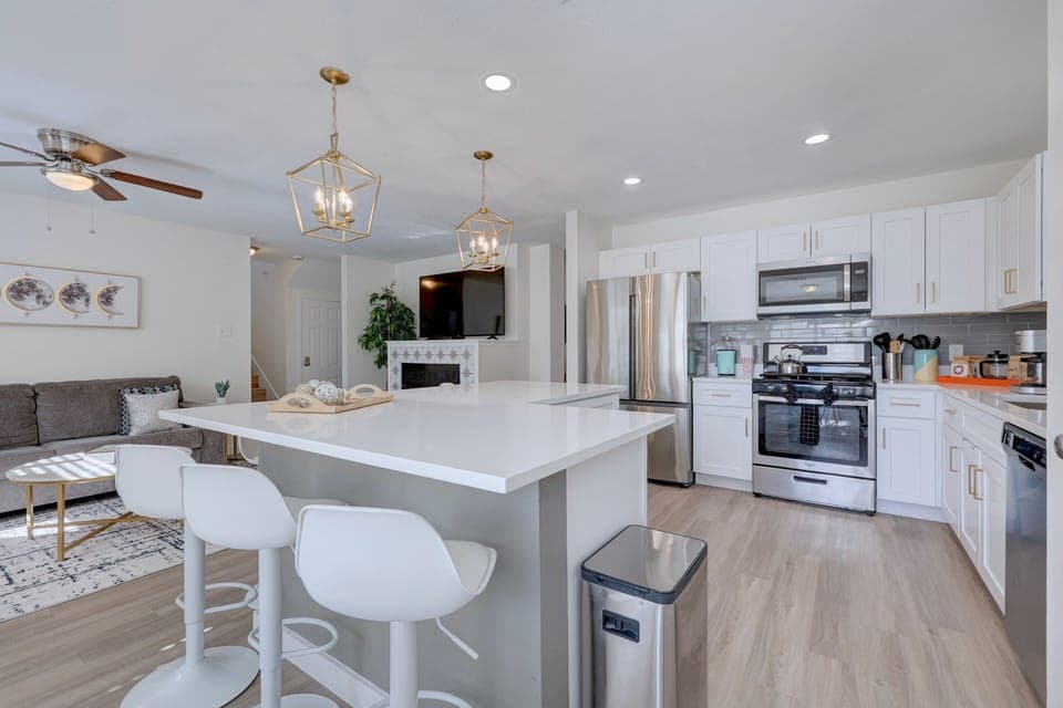 Whip up brunch or sip wine at the island in this sleek, fully stocked kitchen. After a day exploring food trucks or trails, this is where comfort food and good convos happen.