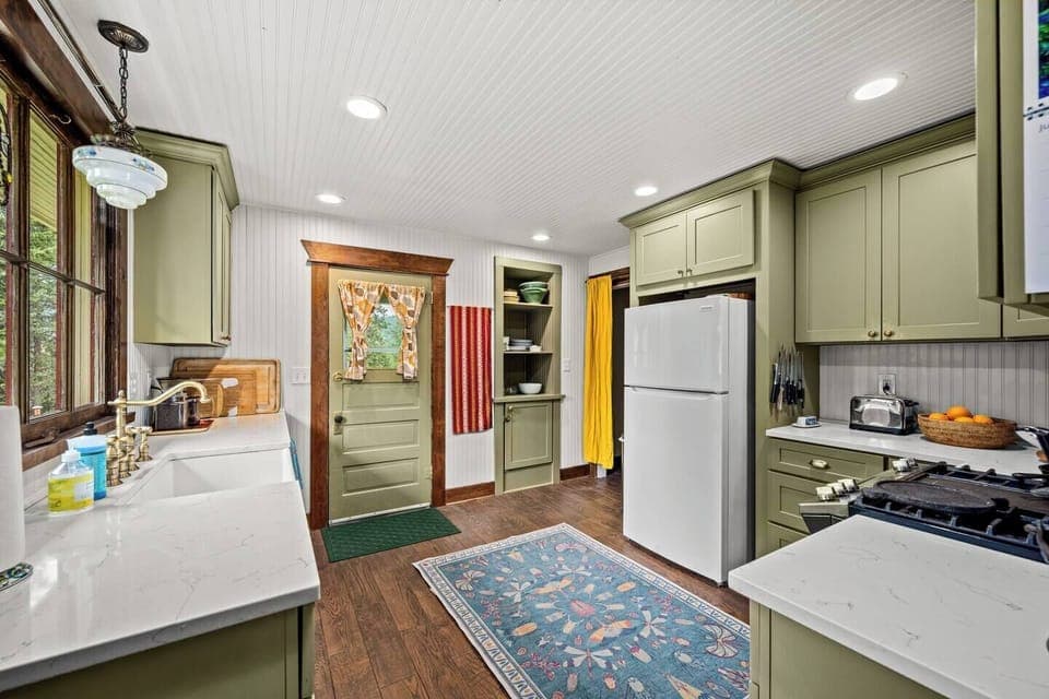 e34623c6-18b3-4334-87f3-0e6bcc43e4b5