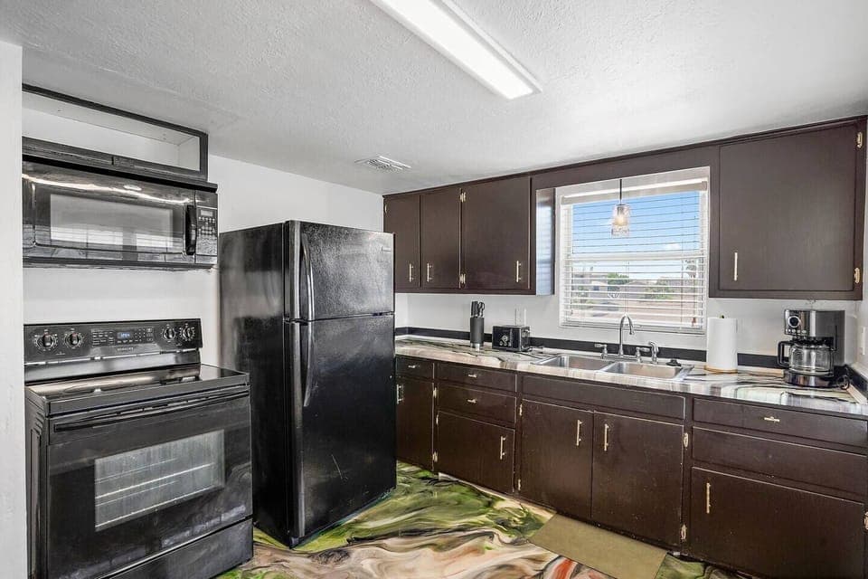 Kitchen (2)