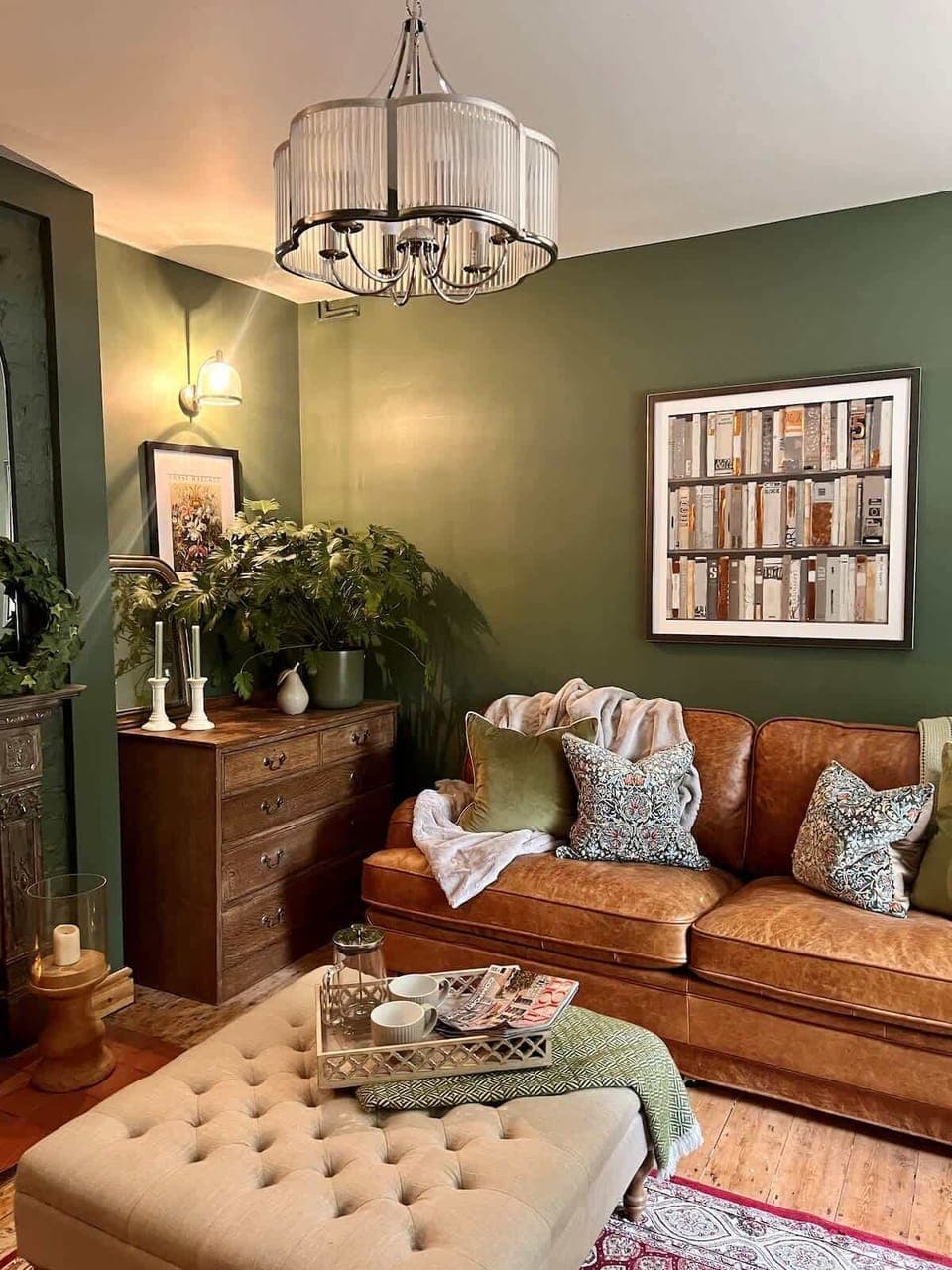 The green room has a comfortable sprung sofa bed, with Smart TV and a selection of books and board games and good old fashioned cards!