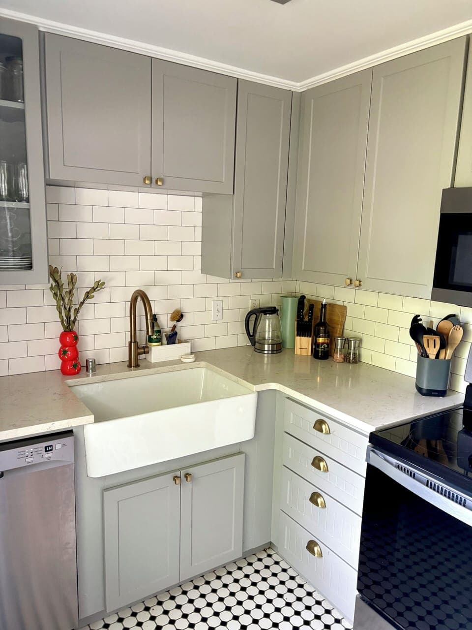 Fully stocked kitchen 