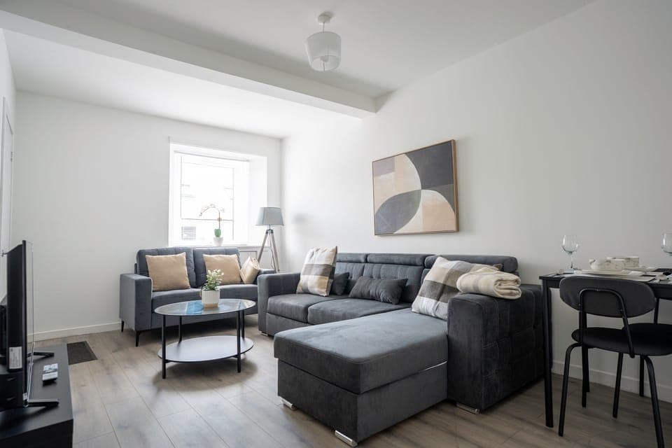 Living Room / Lounge