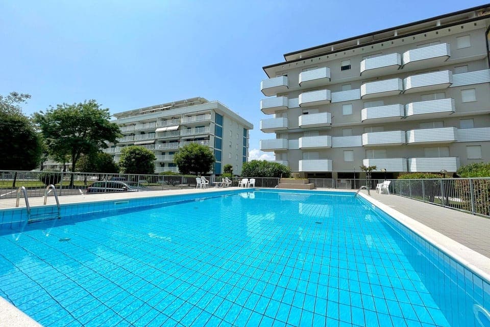 Holiday Home Swimming Pool