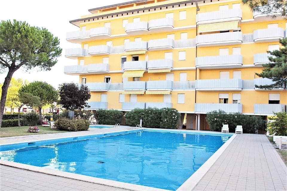 Holiday Home Swimming Pool