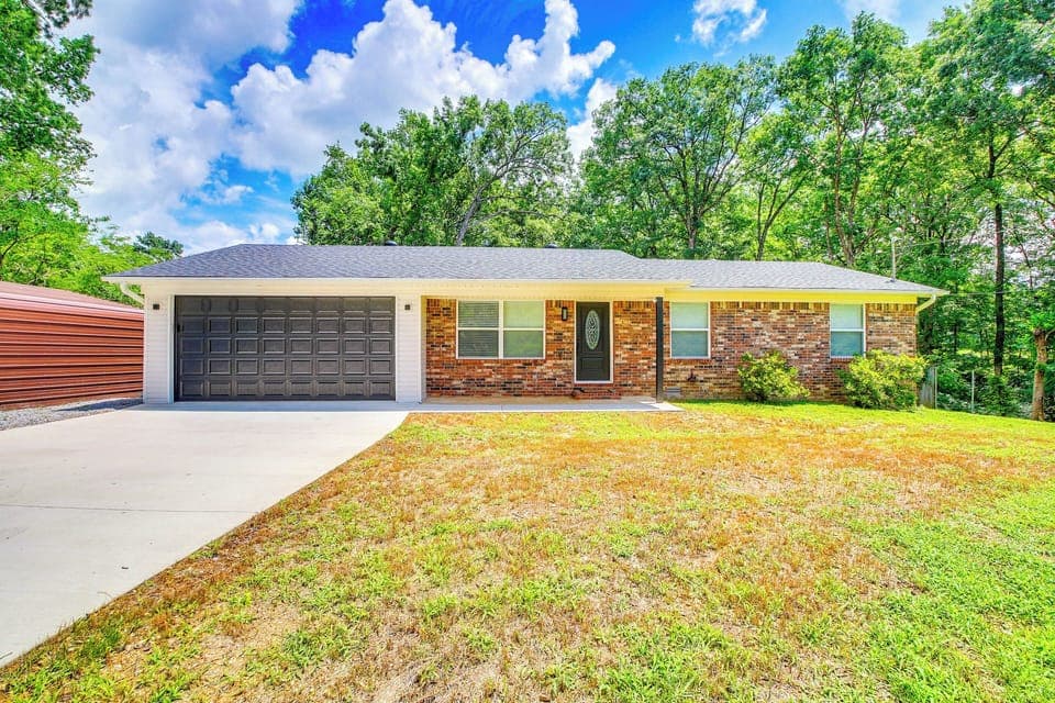 Hot Springs Vacation Rental | 3BR | 2BA | 2 Steps Required | 1,800 Sq Ft