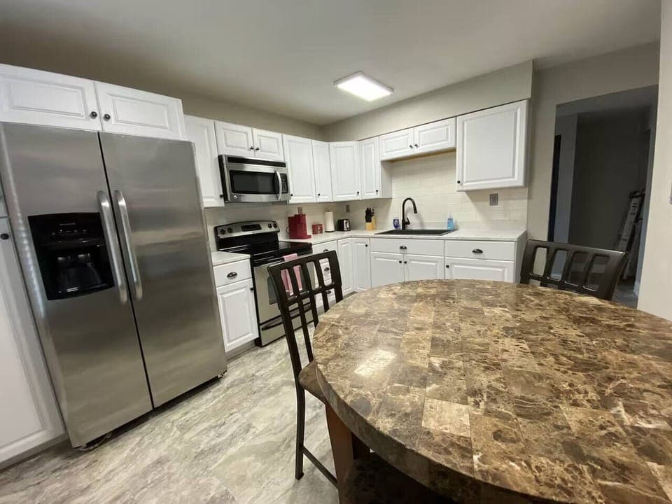 Big Kitchen with everything you need for preparing a great meal! (1)