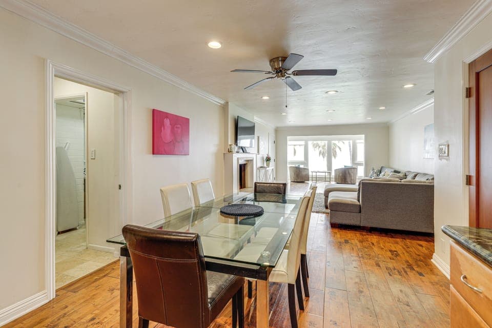 Dining Area | Dishware/Flatware