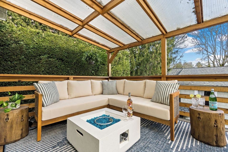 Relax and recharge in our welcoming deck, designed for pure enjoyment. 