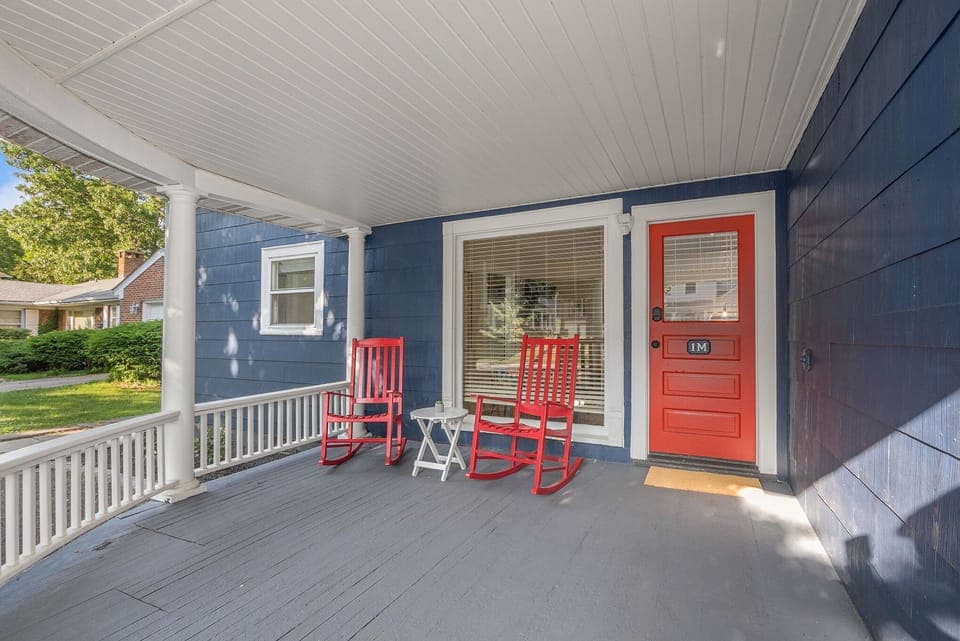Shared front porch