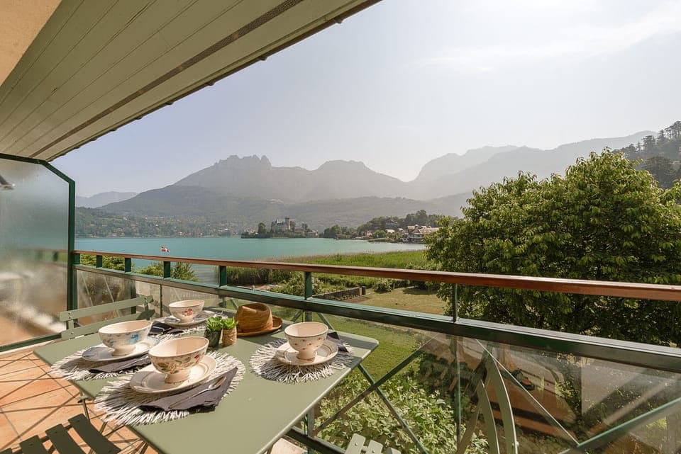 Balcony with lake view, Duingt