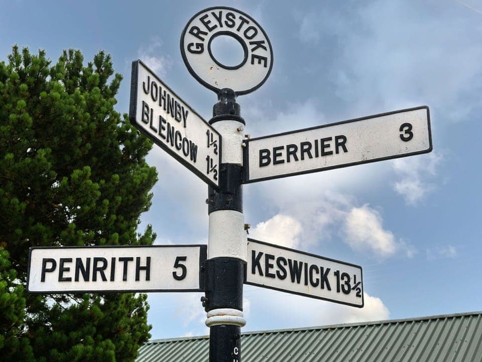 Daytime, Sign, Pole, Meteorological Phenomenon, Cumulus
