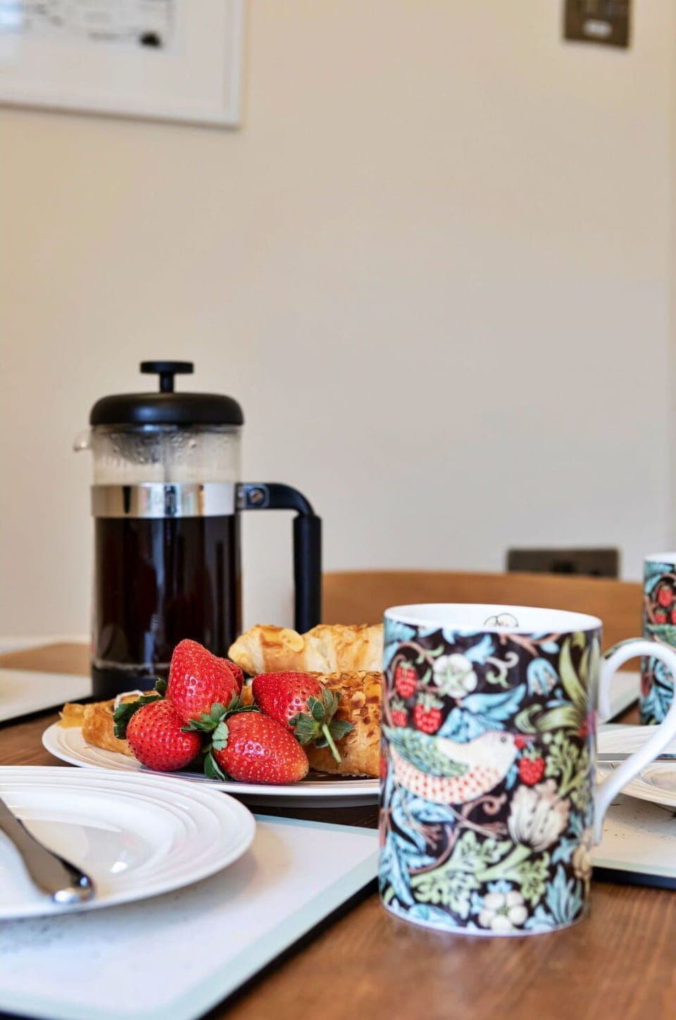 Shade, Mountain Range, Outdoor Structure, Eco Hotel, Deck, Outdoor Furniture, Garden, Chair, Landscaping, Hardwood