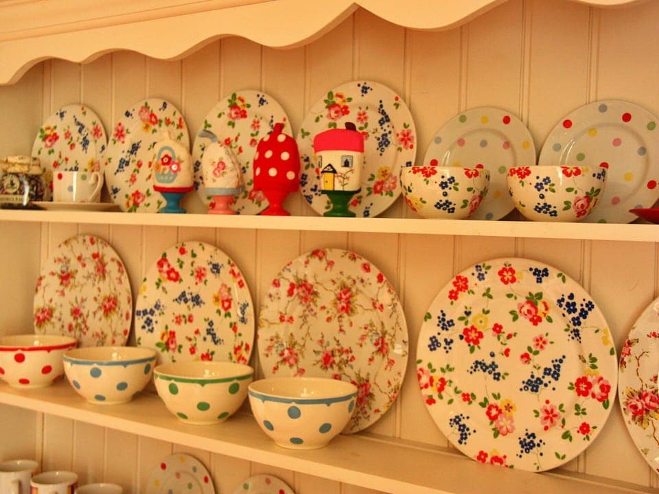 Shade, Mountain Range, Outdoor Structure, Eco Hotel, Deck, Outdoor Furniture, Garden, Chair, Landscaping, Hardwood