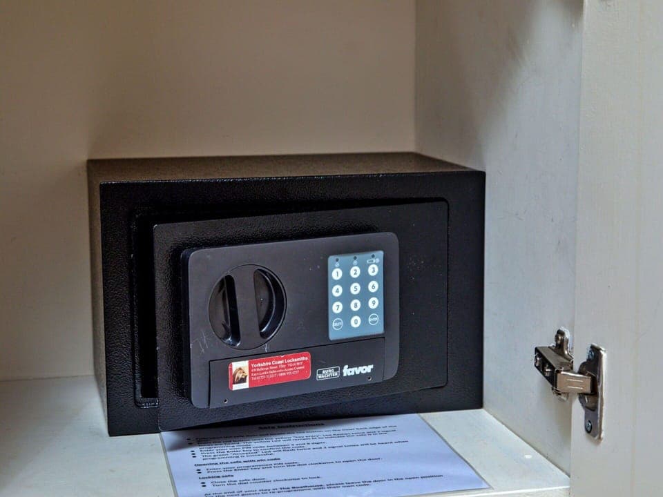 Shade, Mountain Range, Outdoor Structure, Eco Hotel, Deck, Outdoor Furniture, Garden, Chair, Landscaping, Hardwood