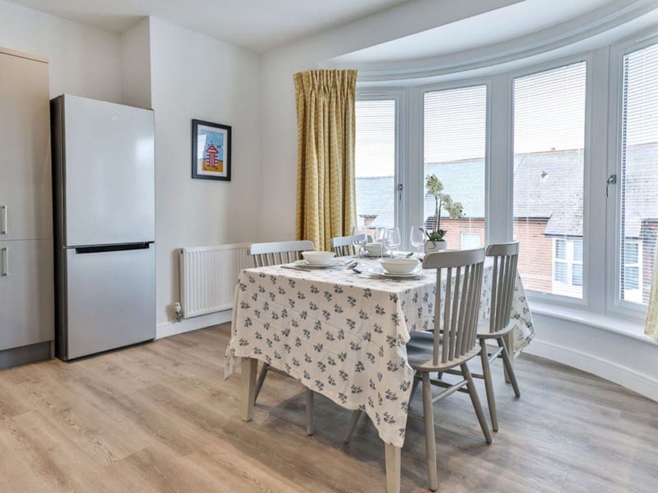 Shade, Mountain Range, Outdoor Structure, Eco Hotel, Deck, Outdoor Furniture, Garden, Chair, Landscaping, Hardwood