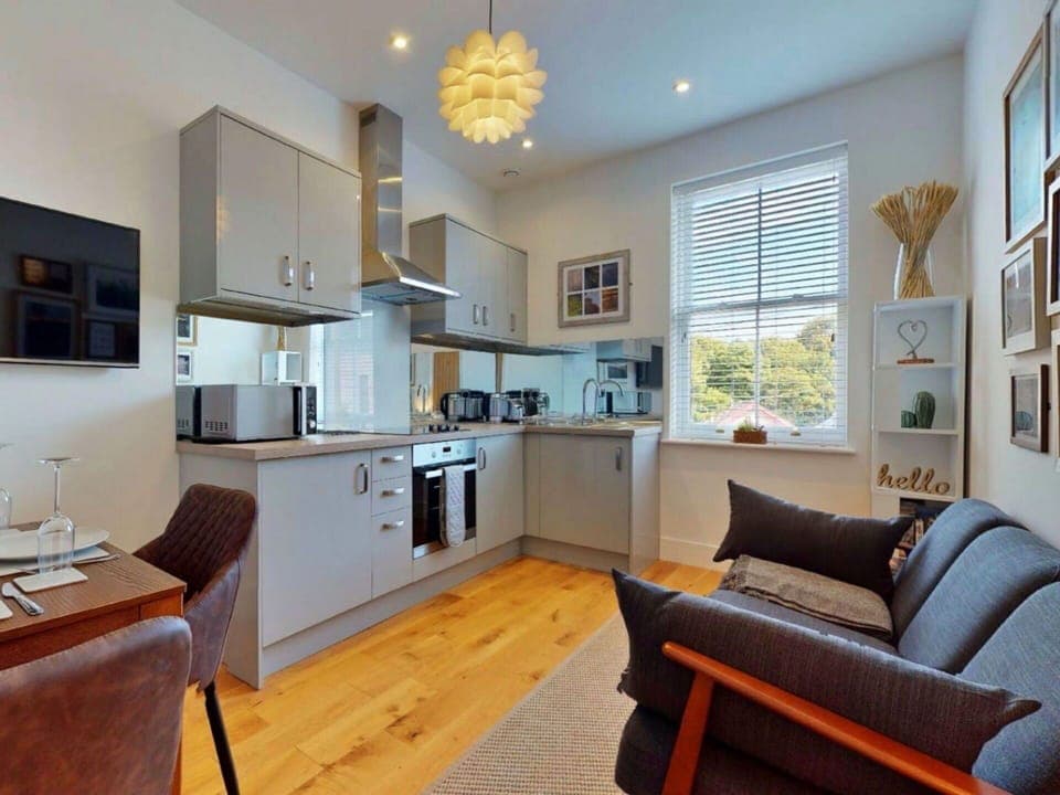 Deck, Shade, Hardwood, Outdoor Furniture, Balcony, Plank, Eco Hotel, Swimming Pool, Wood Flooring, Resort